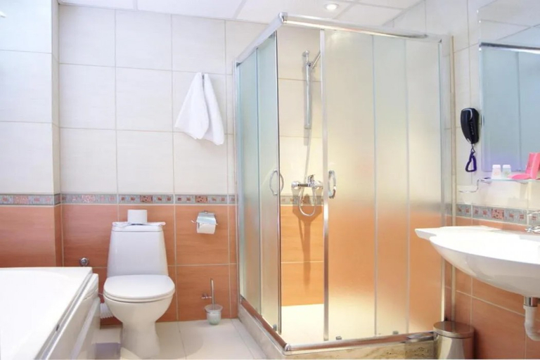 Bathroom 4, SG Estreya Residence, Varna