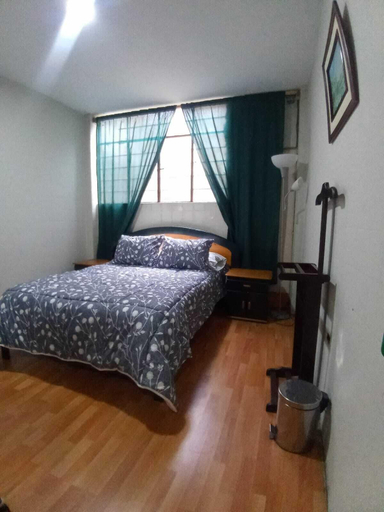Bedroom 5, Mochileros, Callao