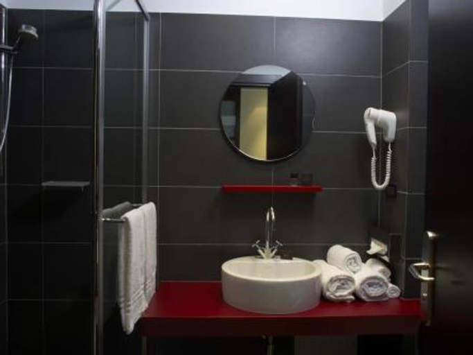 Bathroom 17
