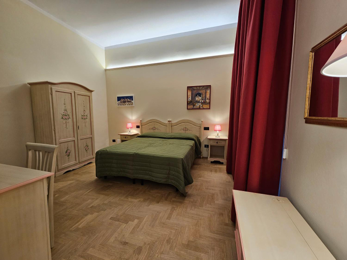 Others 2, Resort del Roster, Florence