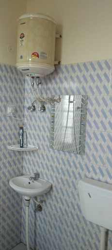 Bathroom, Goroomgo Krishna BNB Guest House Shimla, Shimla