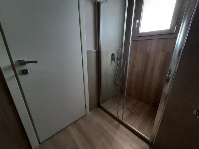 Bathroom 2, Shekhinah Bed and Breakfast Home Restaurant, Taranto