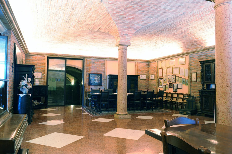 Public Area, Monte Tondo, Verona