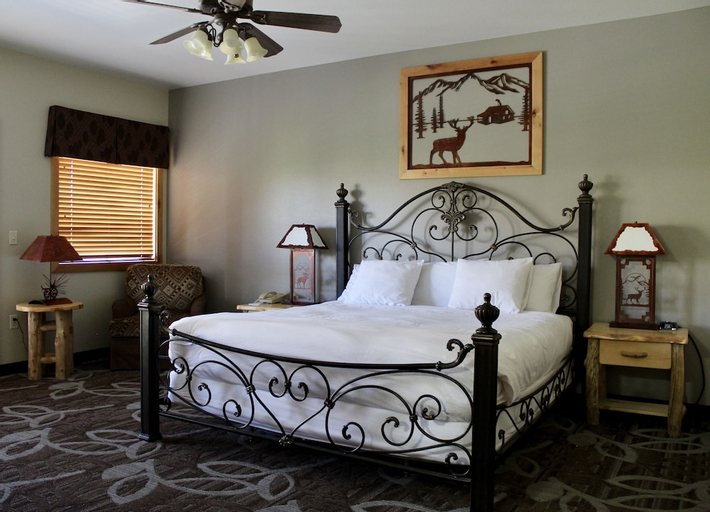 Bedroom 3, Hotel De Novo, Tapestry Collection by Hilton, Washington