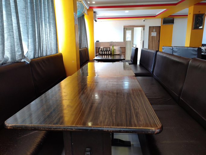 Others 3, Hotel Vraj, Narmada
