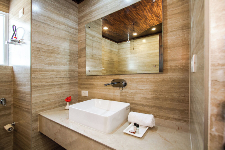 Bathroom, Elysian Woods New Devidayar, Kullu