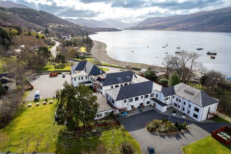 Exterior & Views