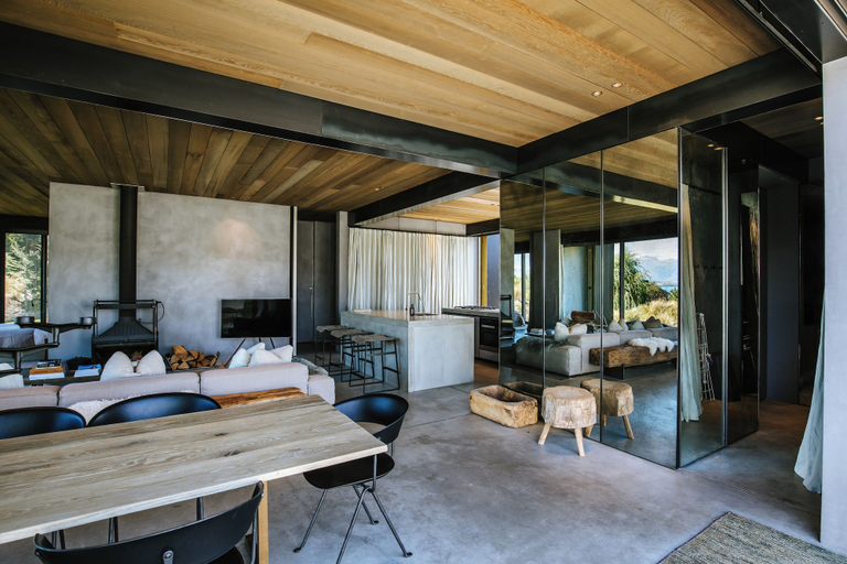 Others 4, Te Pakeke - Couples Retreat - Lake Views, Queenstown-Lakes