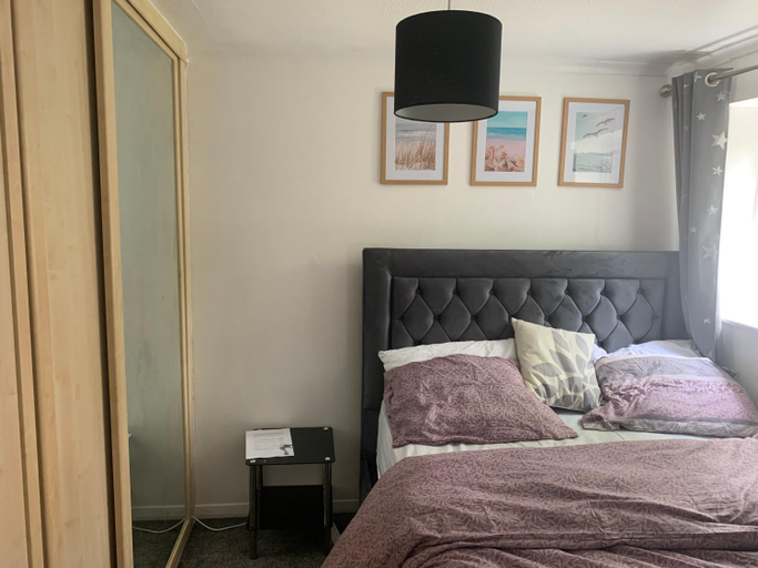 Others 2, Lovely room in South London, London