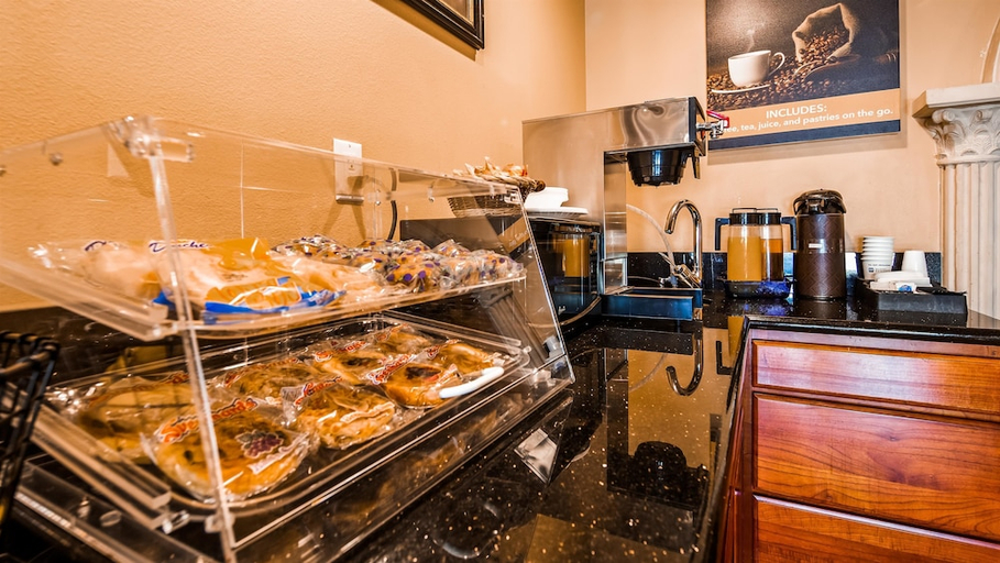 Food & Drinks, Motel6 South Gate, CA, Los Angeles