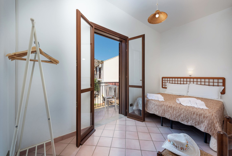 Bedroom 3, Casa Vacanza Azzurra Centro, Trapani