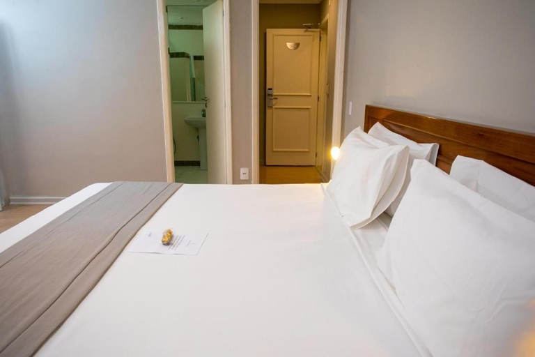 Bedroom 2, Regency Park Hotel, Rio de Janeiro