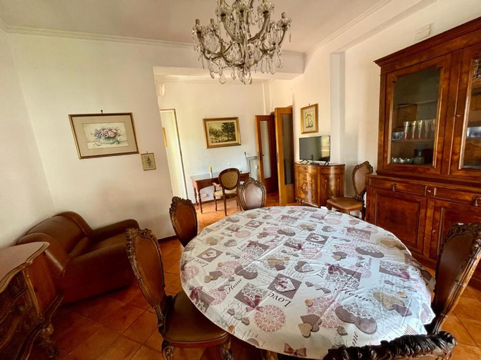 Dining Room 14