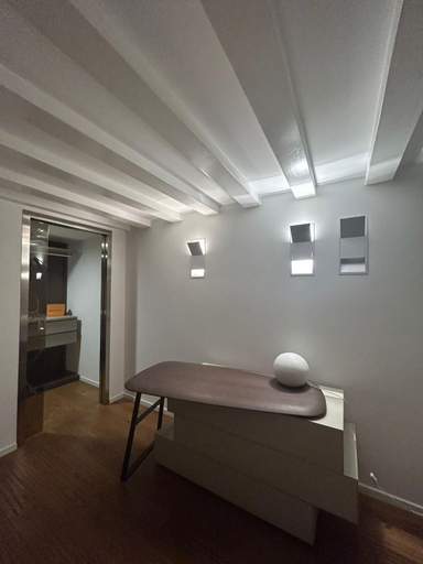 Others 4, Prince Suite Palermo, Palermo