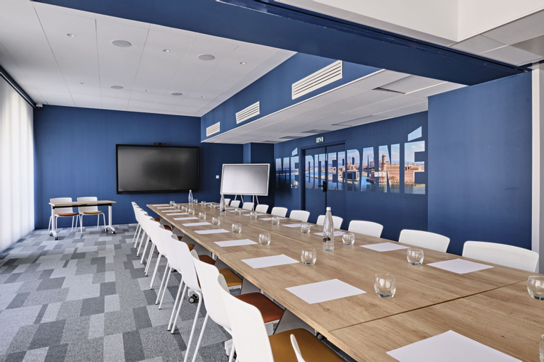 Business Facilities 27