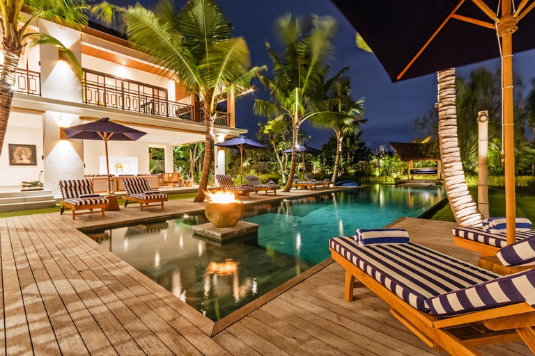 Sport & Beauty 5, Heritage Villa, Ultimate 6 bed, 20 meter pool 700 metre from beach, Badung