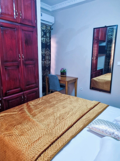 Bedroom 3, NN GUEST HOUSE, Wouri