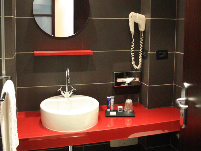 Bathroom 4