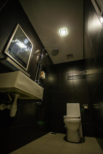 Bathroom 4, Hollywood Hotel, Kinta