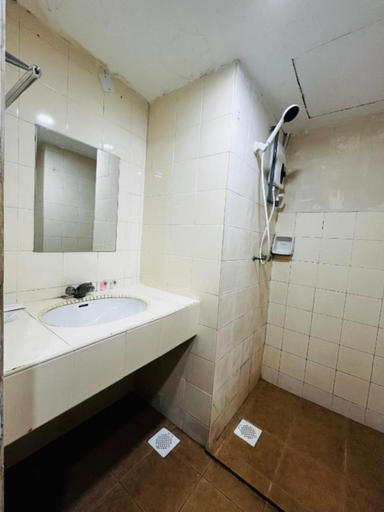 Bathroom 5, Hotel Putra at Chow Kit, Kuala Lumpur