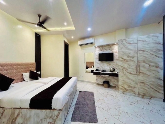 Bedroom 4, Hotel R K Palace, Varanasi