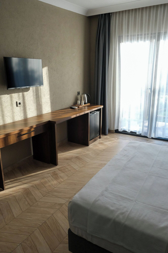 Bedroom 3, Gargaron Beach Hotel, Ayvacık