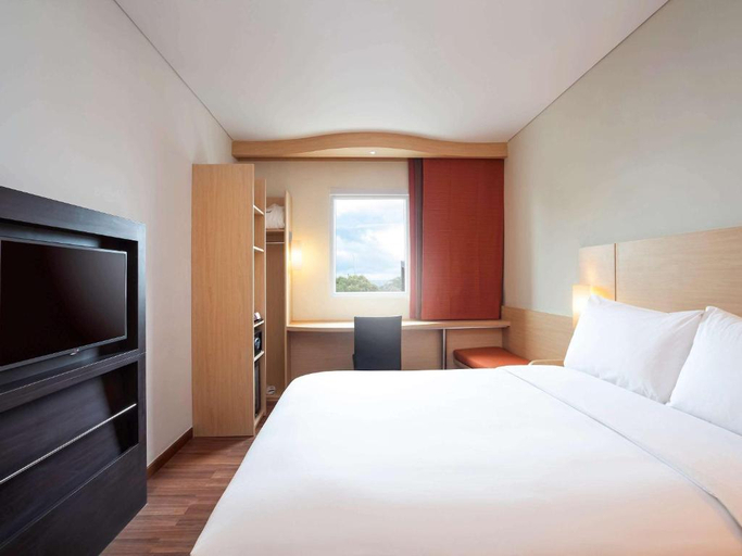 Bedroom 5, ibis Makassar City Center, Makassar
