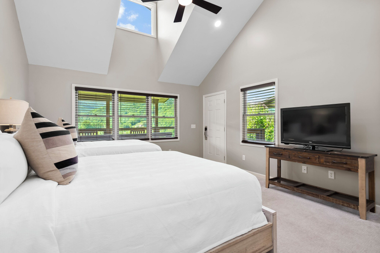 Bedroom 2, Springdale Resort, Haywood