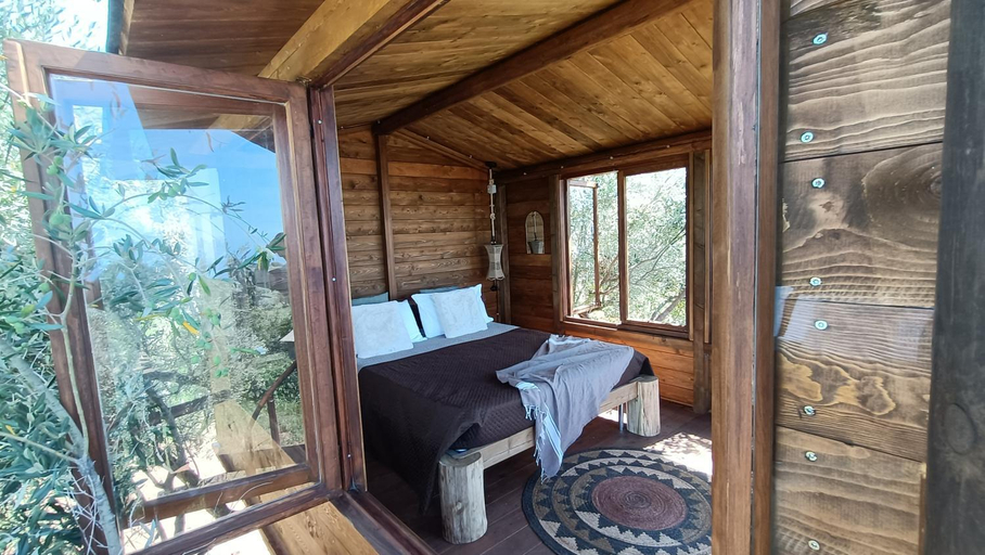 Bedroom 2, The Treehouse - Casa sull'albero al Golden Camp, Catanzaro