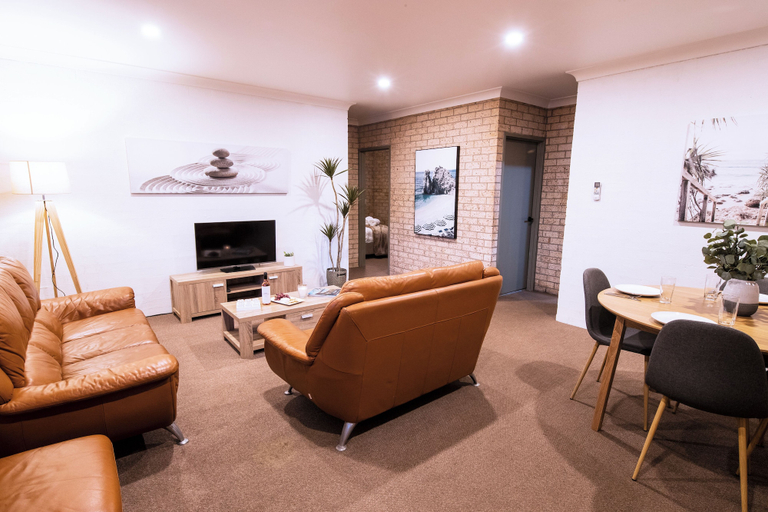 Others 5, 52 on Mort Apartments, Lithgow