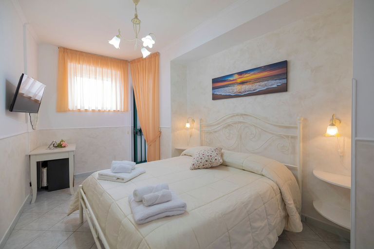 Bedroom 5, Le Marelle, Salerno