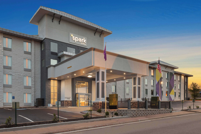 Exterior & Views 2, Spark by Hilton Branson Meadows, Taney