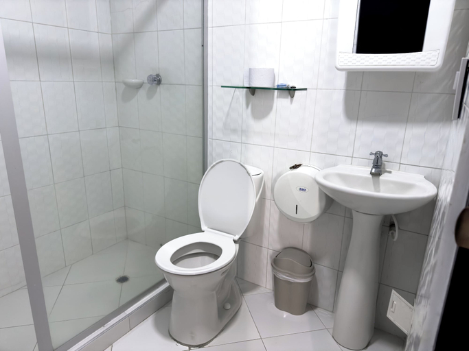Bathroom 3, Hotel Bazurto Plaza, Cartagena de Indias