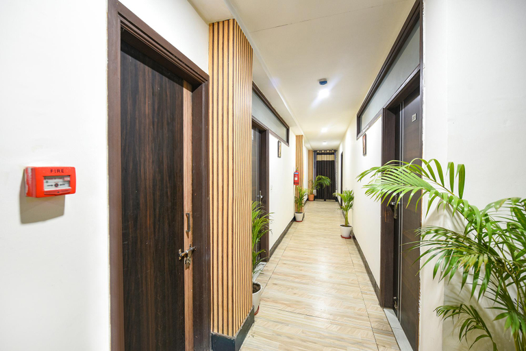 Public Area 3, Fabhotel Ess Pee Grand, Chandigarh