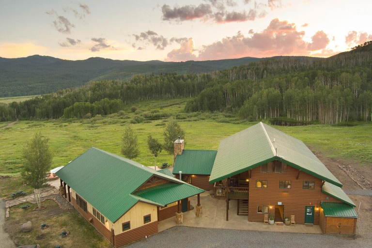 Exterior & Views 2, EML 7 Cloven-Hoofed, Delta