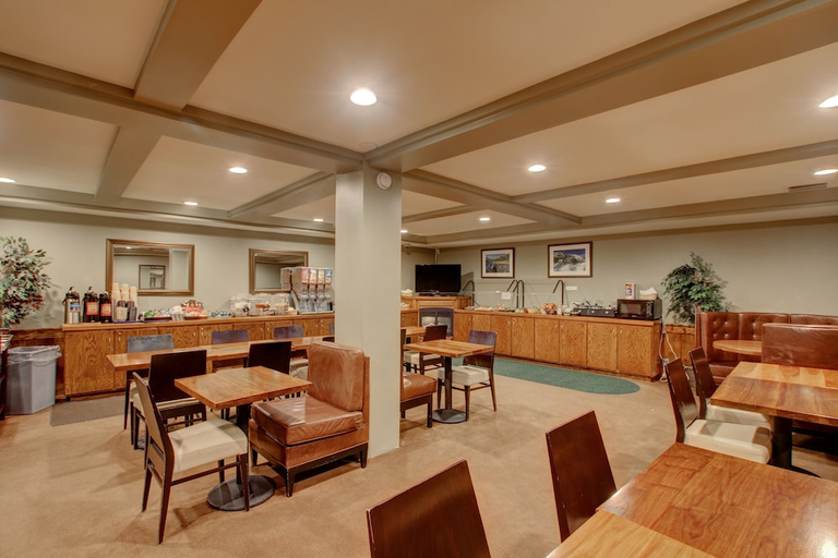 Food & Drinks 5, Mammoth Creek Inn, Mono