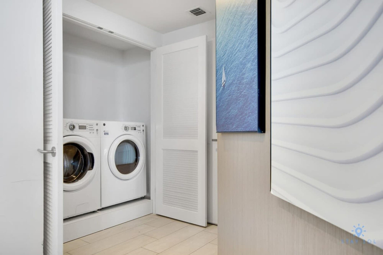 Room 4, Luxury w Stunning View Balcony Amazing Pools, Broward