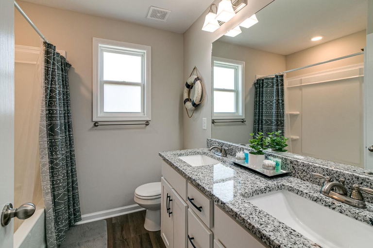 Others 3, Franklin Haven by Johnathan (1010 Franklin, #B), Montgomery