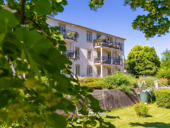 Garden 2, Residence Near Esperaza in a Beautiful Area, Aude