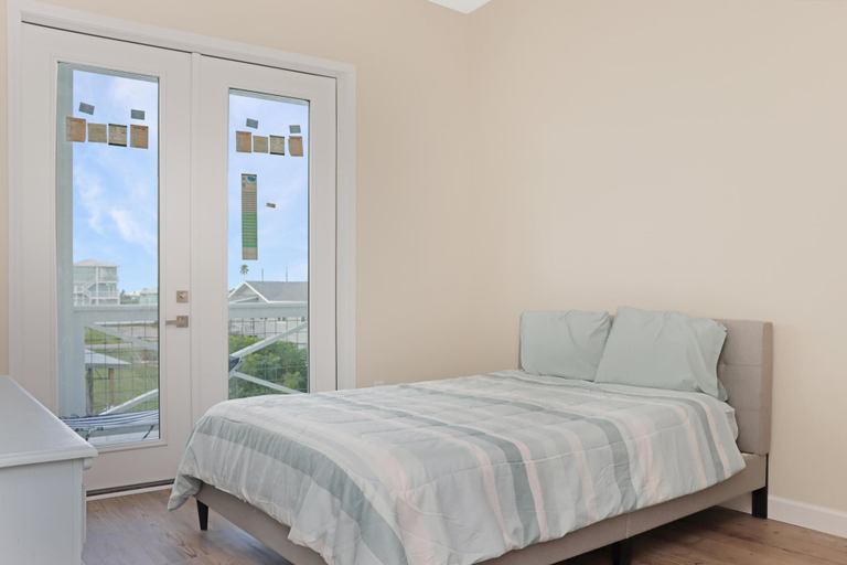 Bedroom 2, It's A Wonderful Life, Gulf