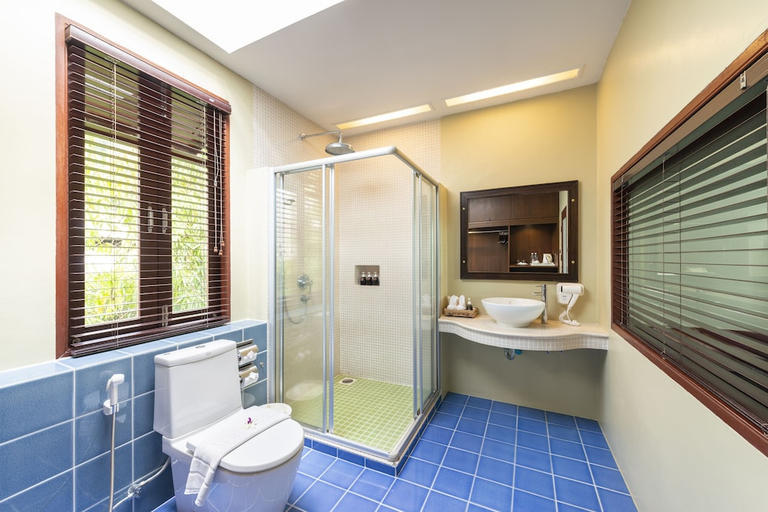 Bathroom 5, Khaolak Bayfront Resort, Takua Pa