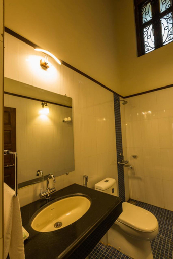Bathroom 4, matheran Green field Resorts, Raigarh