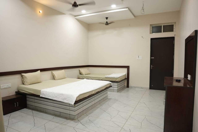 Bedroom 4, Navkar Palace Hotel & Resort, West Nimar