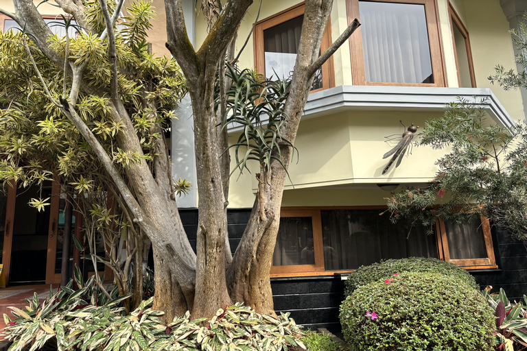 Exterior & Views 15