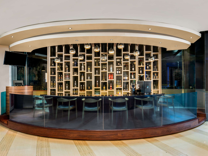 ibis Styles Jakarta Airport - Food & Drinks