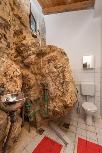 Bathroom 3, Villa Cave Romana, Medulin