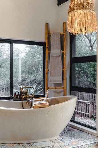 Bathroom 4, Grace of Africa, Ehlanzeni