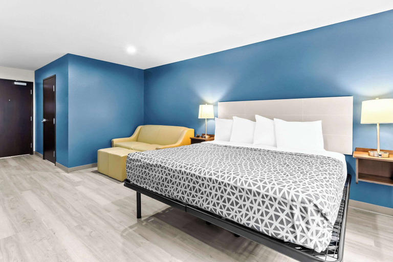 Bedroom 3, Woodspring Suites South Houston Hobby, Houston