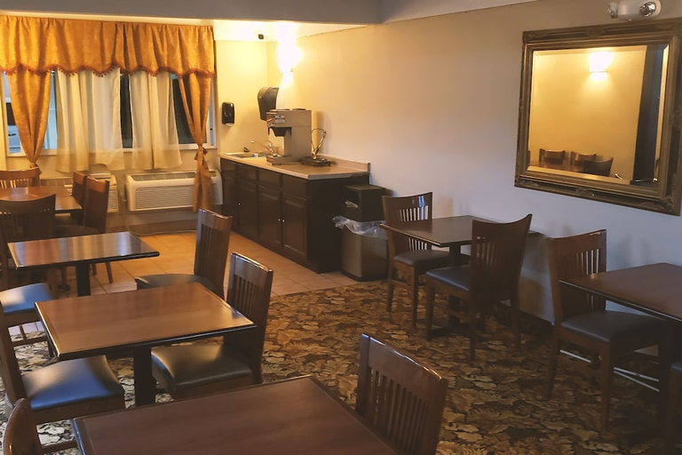 Food & Drinks 5, Budget Host Inn Mankato, Nicollet