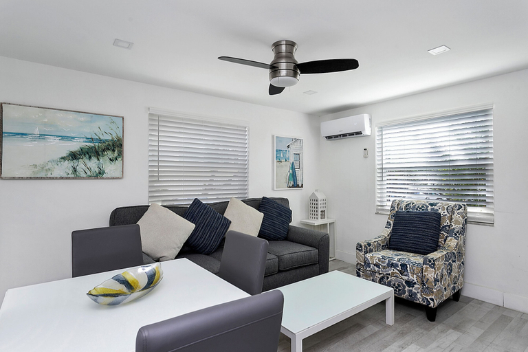 Others 1, ULTRA Spacious apt Steps From the Beach, Broward